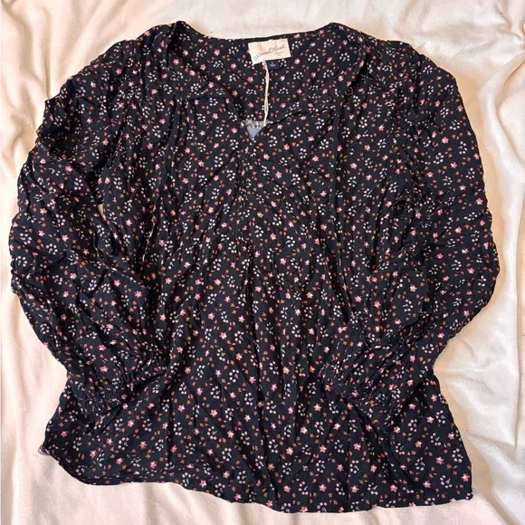 Universal Thread Black Floral Blouse - Picture 2 of 5